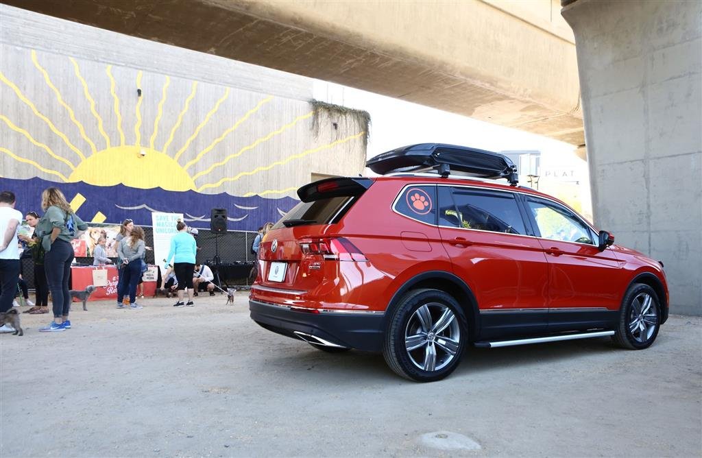 Volkswagen Tiguan 2015 Exterior Interior Editorial Stock Photo - Image ... Volkswagen Tiguan 2015 Exterior Interior Editorial Stock Photo - Image ...