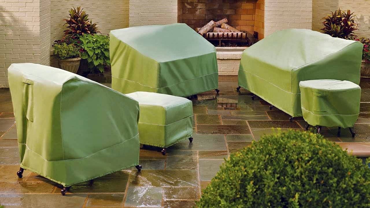 Outdoor furniture covers: why they matter and should be used